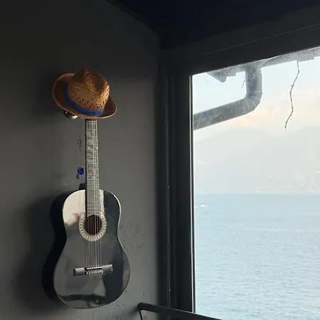 Lake Como Hostel מנאג'יו