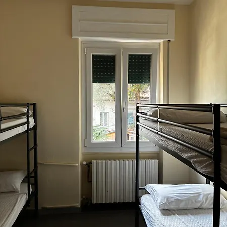 Lake Como Hostel *