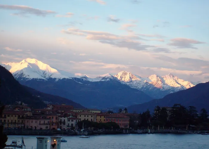 科莫湖旅馆 旅馆 *