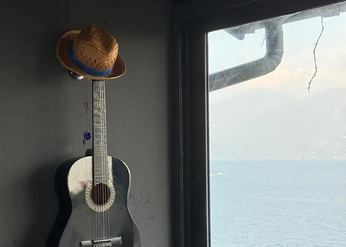 Lake Como Hostel Μενάτζιο