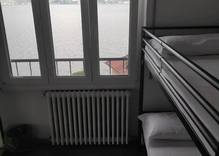 旅馆 科莫湖旅馆 *