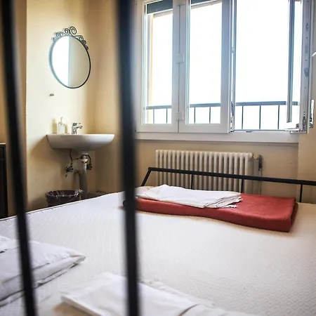 Hostel Lake Como Hostel *